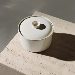 Kannellinen pata 2,3L valkoinen