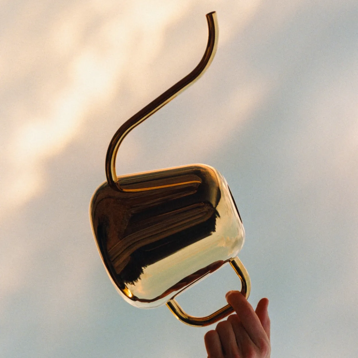 Kastelukannu messinki 2L